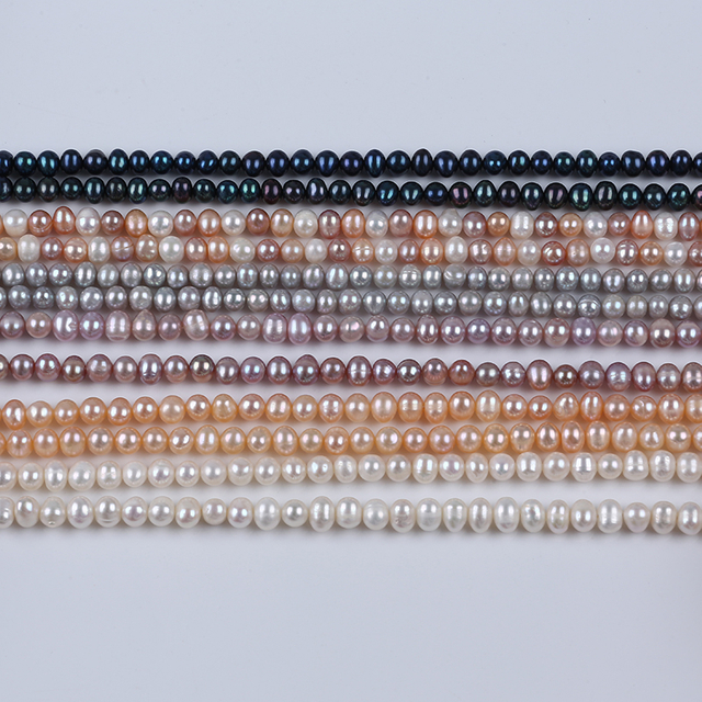 The Cultured Freshwater Pearl Potato Shape 5-6mm Natural Color for Women Choker