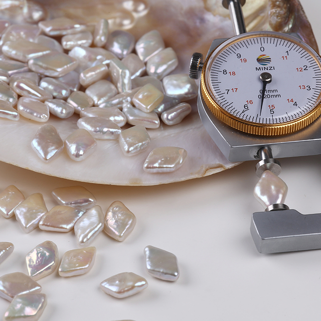 Natural Diamond Shape Irregular Pearl with Charm for Earrings