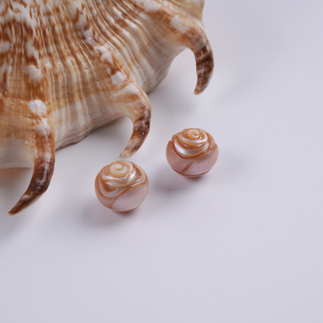 A Pair of Purple Rose-shaped Carved Pearls Non Porous Loose Beads for DIY