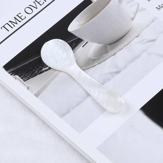 Spoon Made of Freshwater Shell for Widely Used in Daily Life