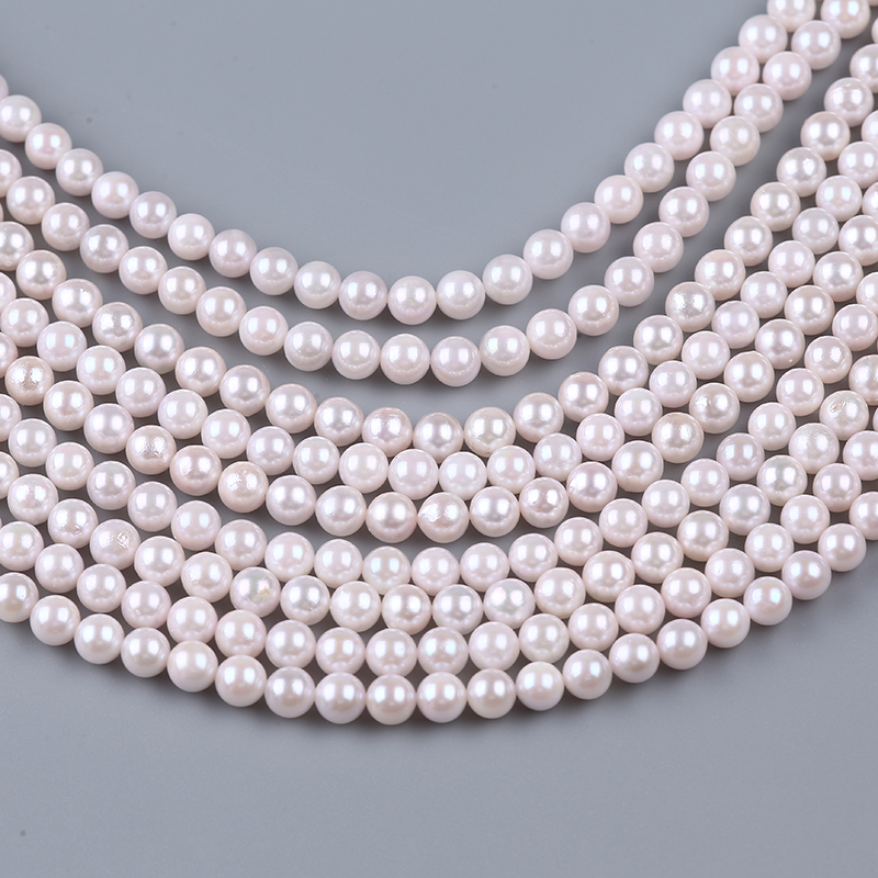 pinkish white akoya pearl