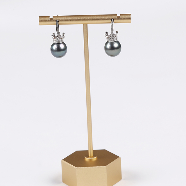 Natural Tahiti Pearl with Crown Accessory Silver Hook Earring